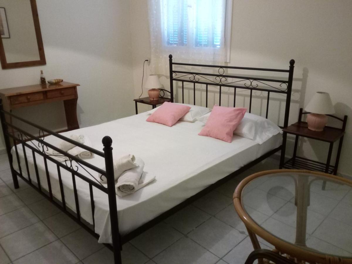 Agnes Rooms Kini Екстериор снимка