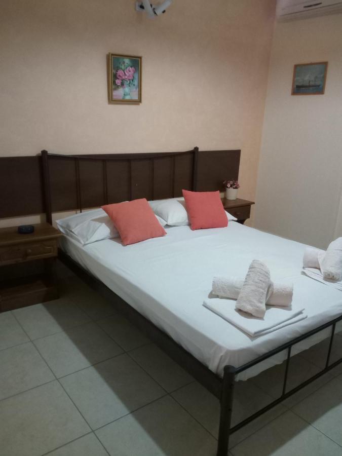 Agnes Rooms Kini Екстериор снимка