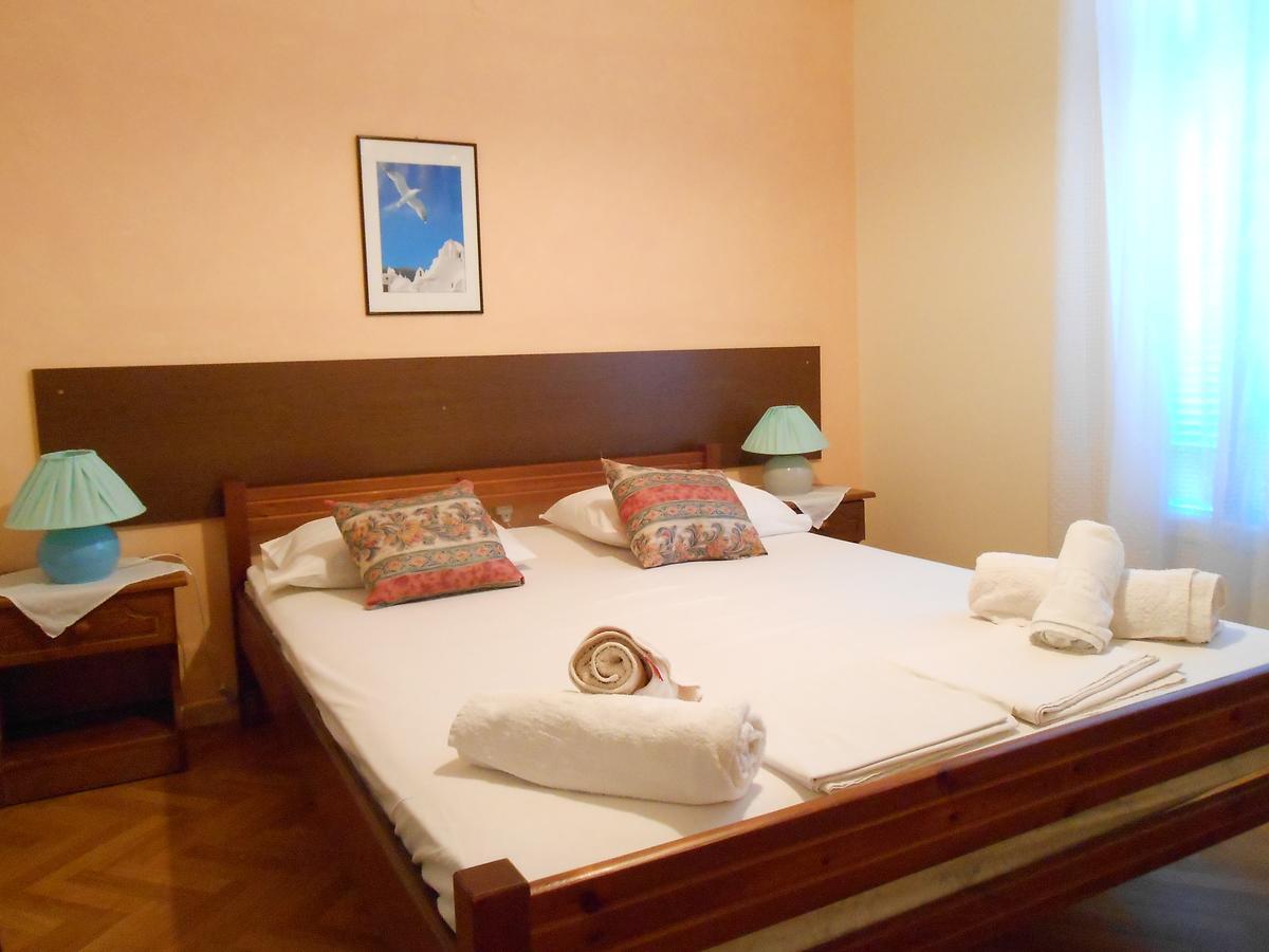 Agnes Rooms Kini Екстериор снимка